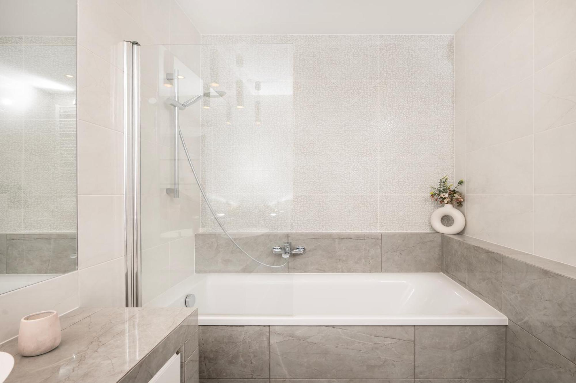 Apartment Manufaktura - Z Garazem Podziemnym I Dwoma Lazienkami Lodz (Lodz)